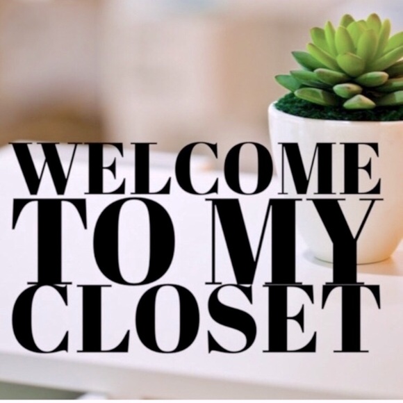 WELCOME TO MY CLOSET 🌺🌺🌺 - Picture 1 of 1